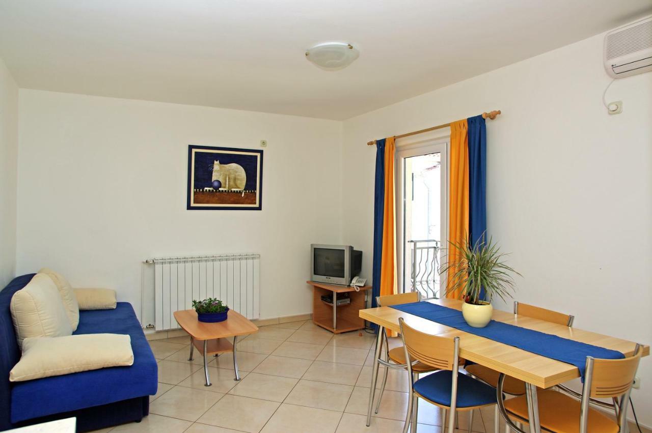 Apartments Villa Vallum Bol Exteriör bild