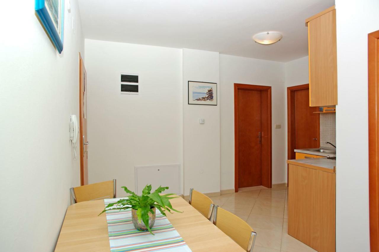 Apartments Villa Vallum Bol Exteriör bild